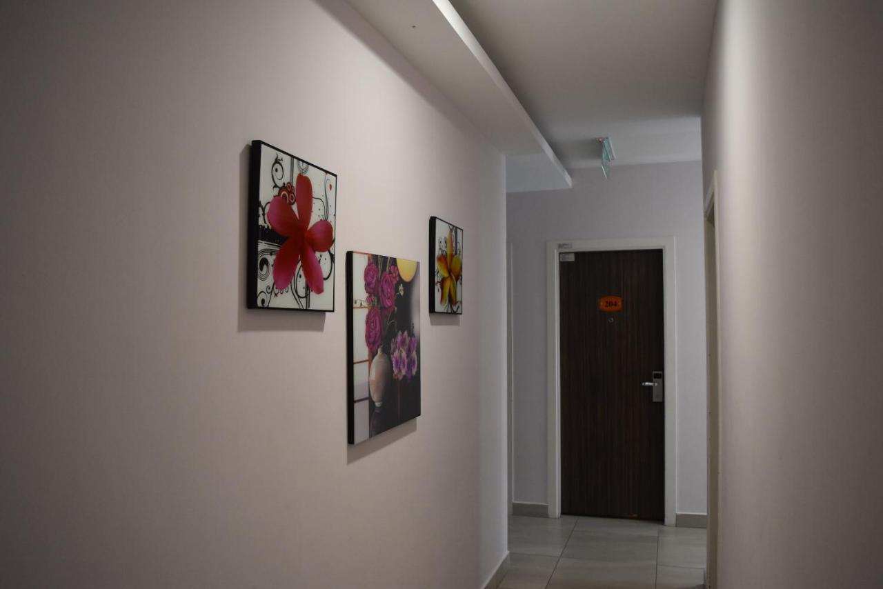Sunrise Hotel Петалинг Джая Екстериор снимка