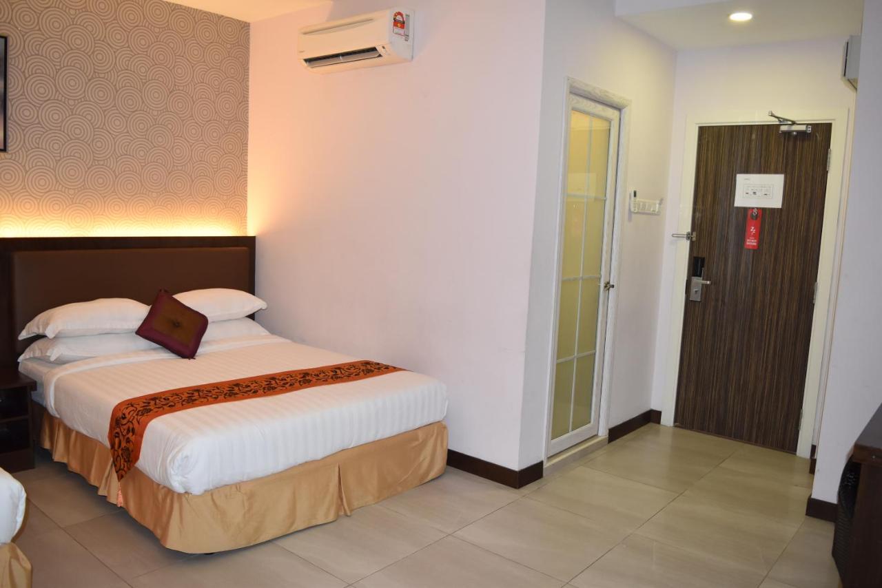 Sunrise Hotel Петалинг Джая Екстериор снимка