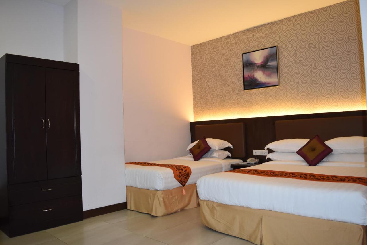 Sunrise Hotel Петалинг Джая Екстериор снимка