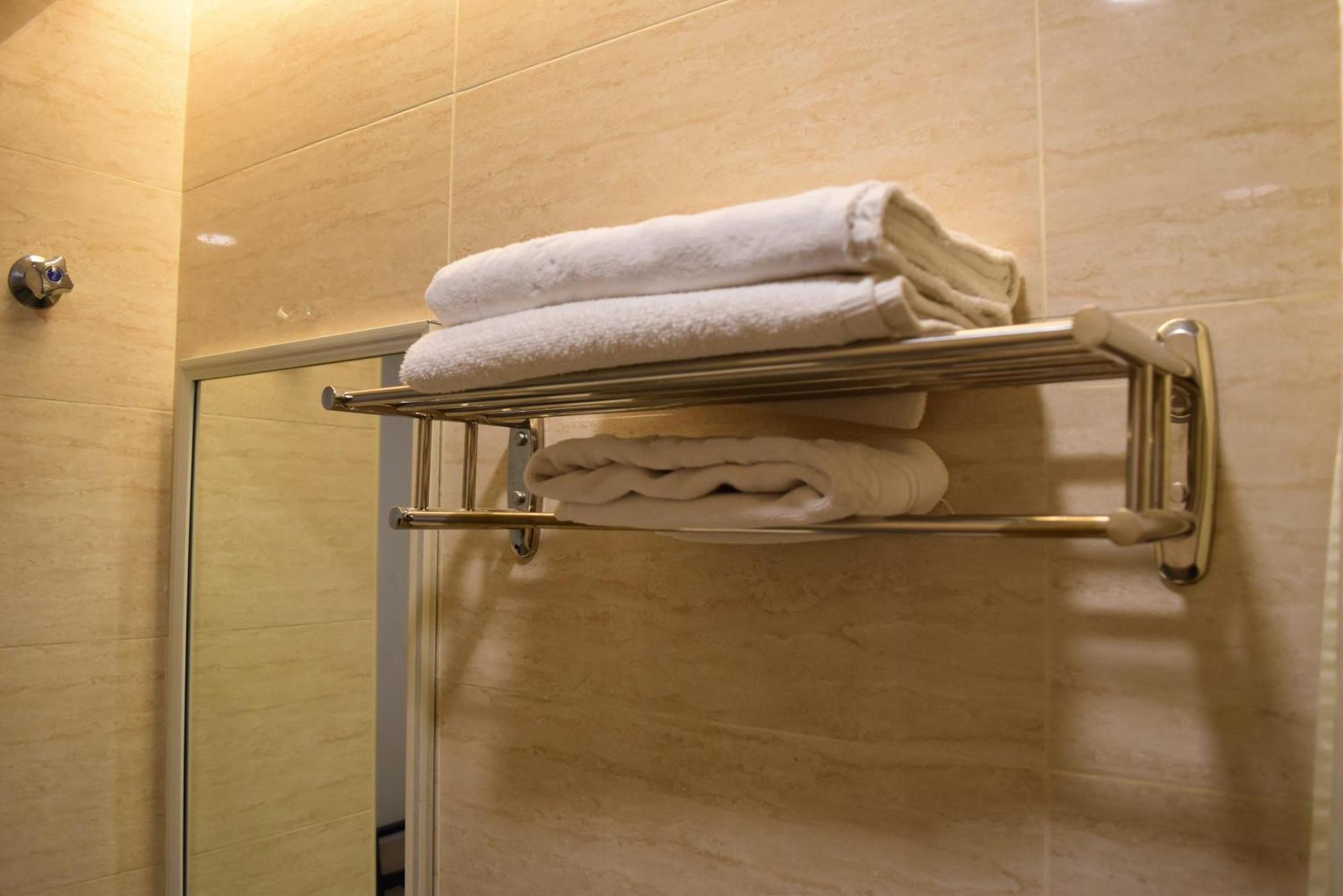 Sunrise Hotel Петалинг Джая Екстериор снимка