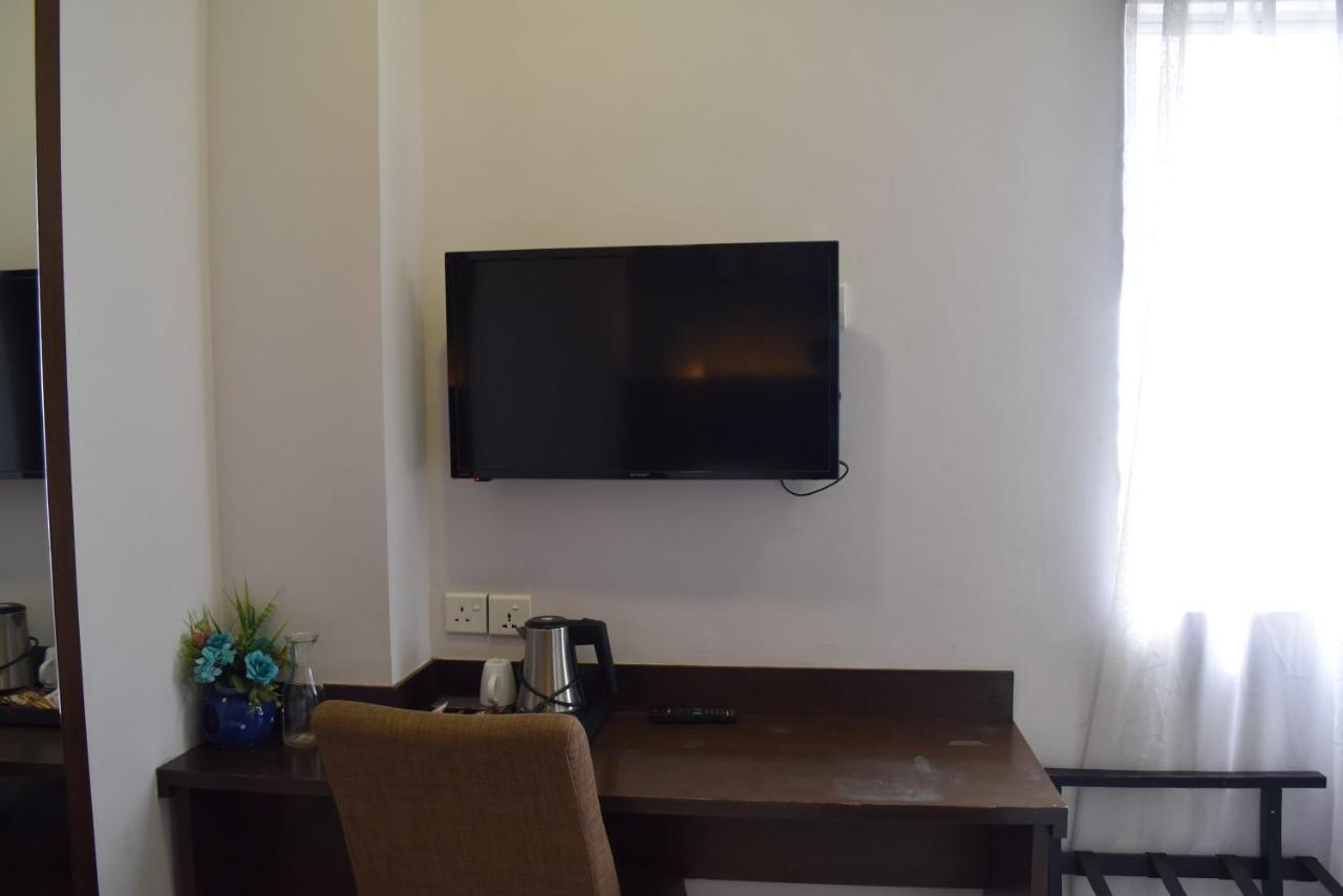Sunrise Hotel Петалинг Джая Екстериор снимка