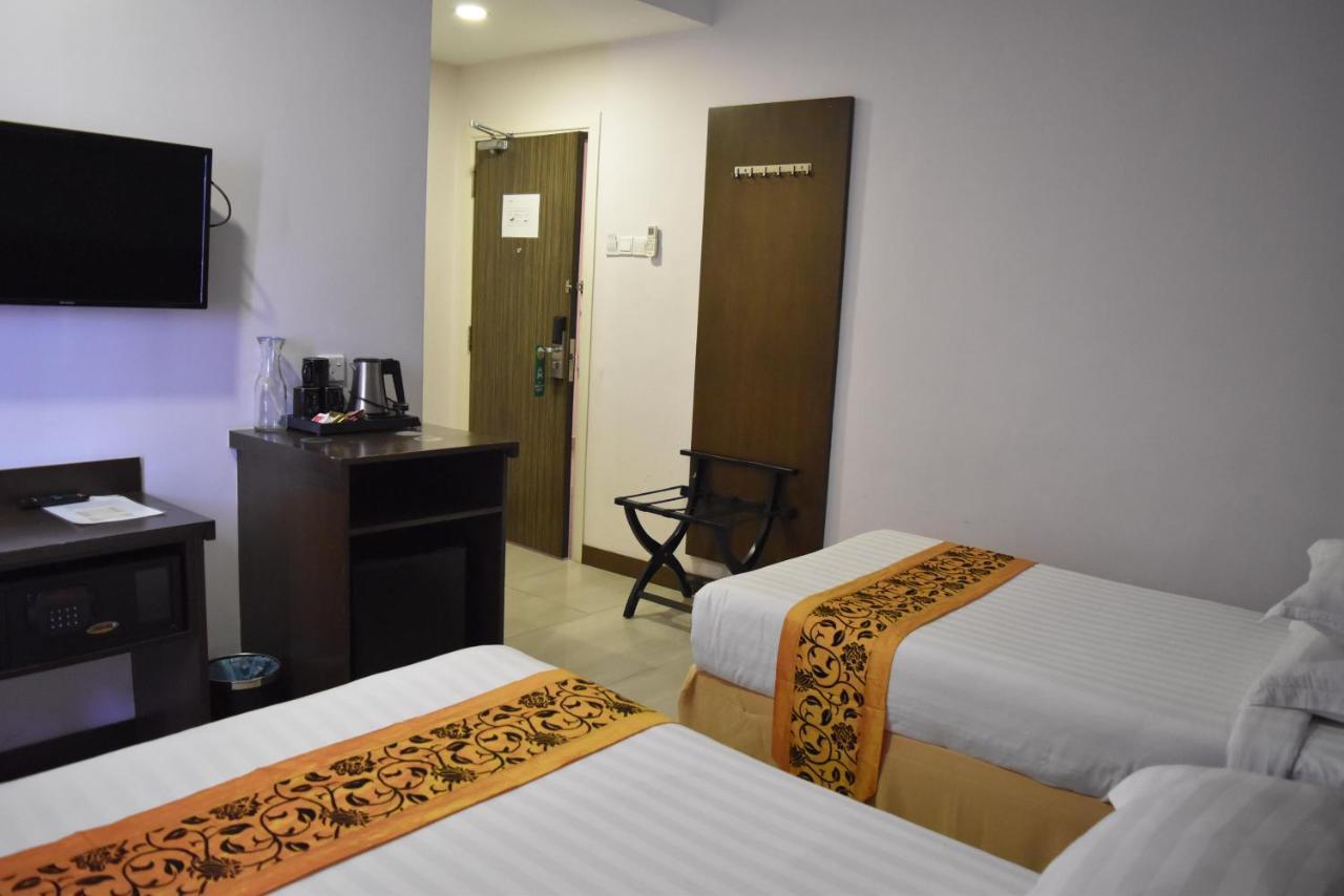 Sunrise Hotel Петалинг Джая Екстериор снимка