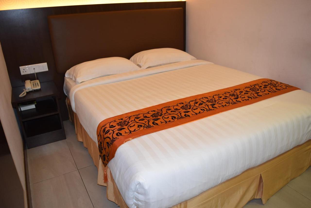 Sunrise Hotel Петалинг Джая Екстериор снимка