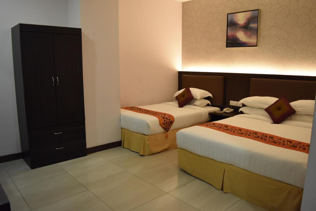 Sunrise Hotel Петалинг Джая Екстериор снимка
