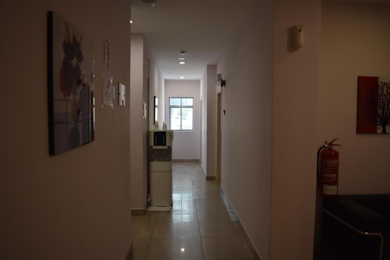 Sunrise Hotel Петалинг Джая Екстериор снимка