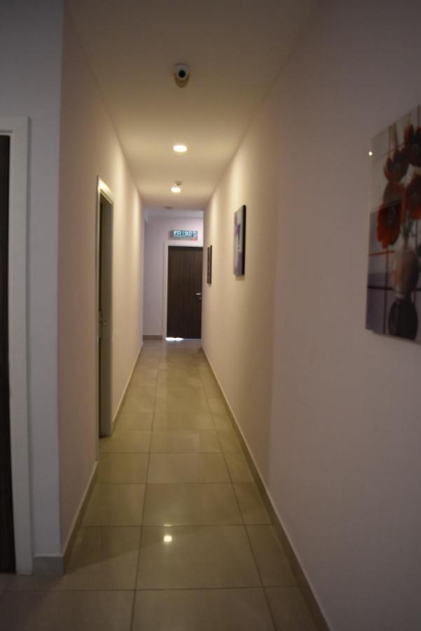 Sunrise Hotel Петалинг Джая Екстериор снимка
