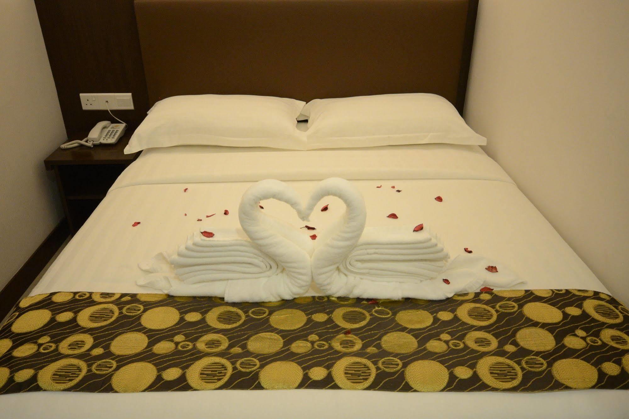 Sunrise Hotel Петалинг Джая Екстериор снимка